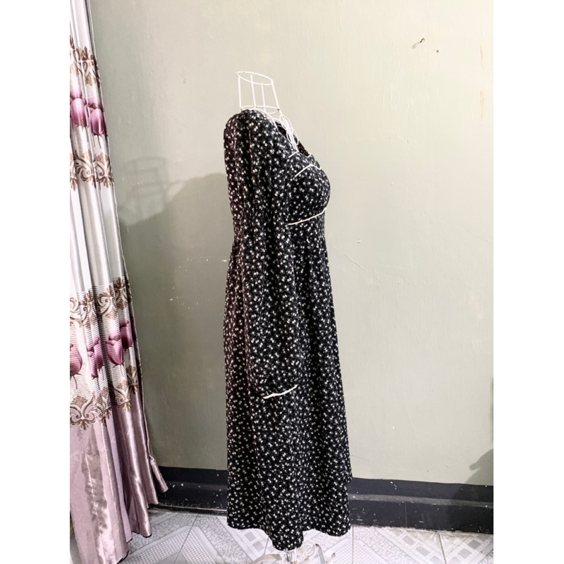 Váy đầm hoa nhí vintage dài tay