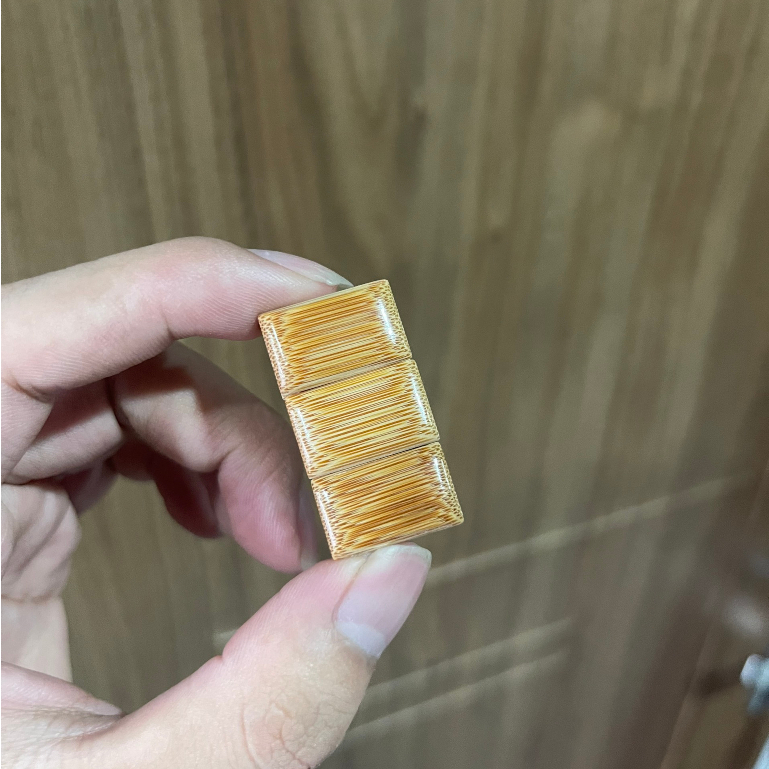 Tai gắn cóng dùng cho lồng họa mi , chích chòe , chào mào , khuyên , hút mật ,....