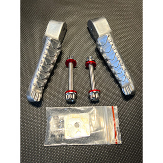 Combo gác chân nhôm take kèm ốc salaya và long đền đỏ cho Yamaha và Honda gắn xe W, Si, Ex, Win, Fu,...