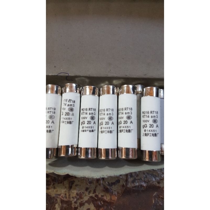 Cầu chì sứ 14x 51 -20A -32a-50a giá 5 cái