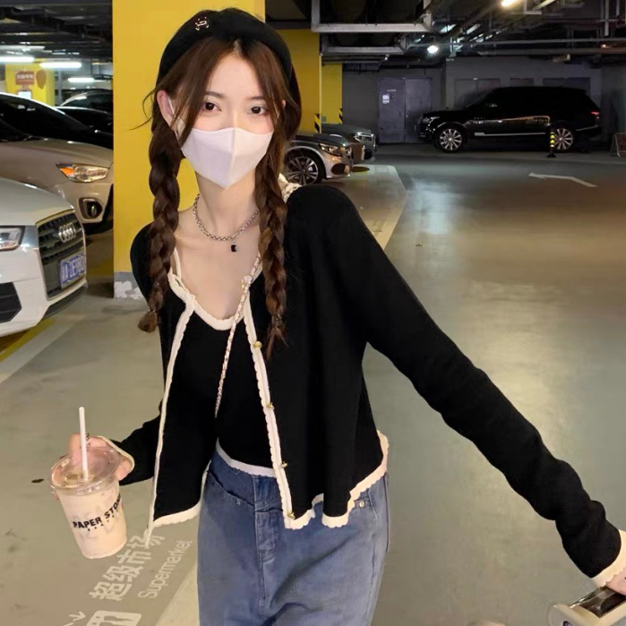 Sét 2 chi tiết áo cadigan len mỏng cài cúc  kèm áo 2 dây