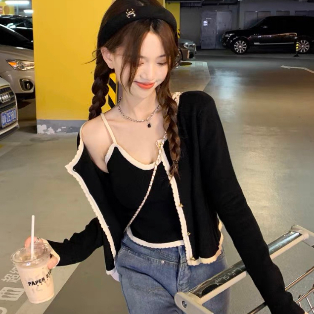 Sét 2 chi tiết áo cadigan len mỏng cài cúc  kèm áo 2 dây