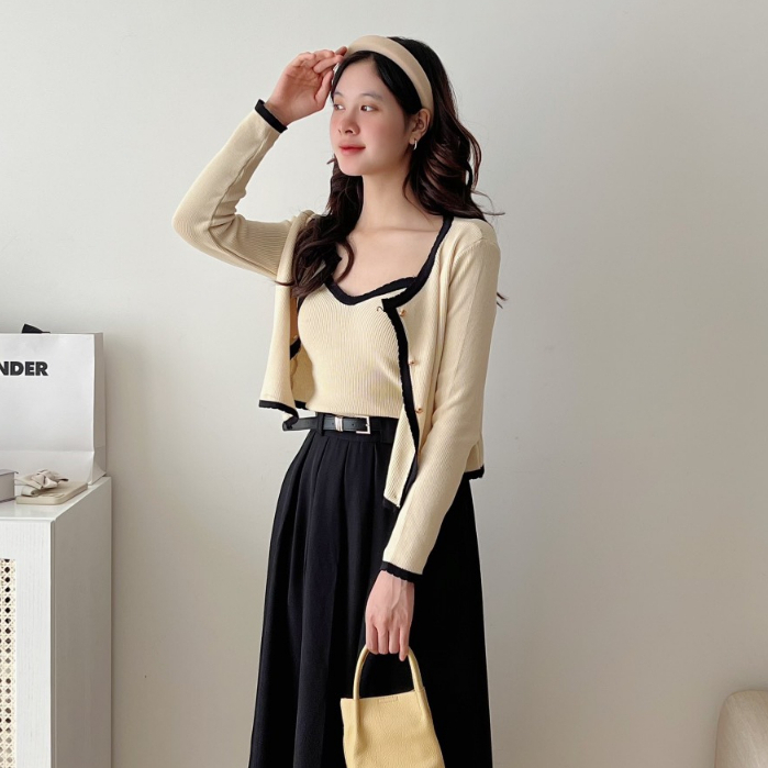 Sét 2 chi tiết áo cadigan len mỏng cài cúc  kèm áo 2 dây
