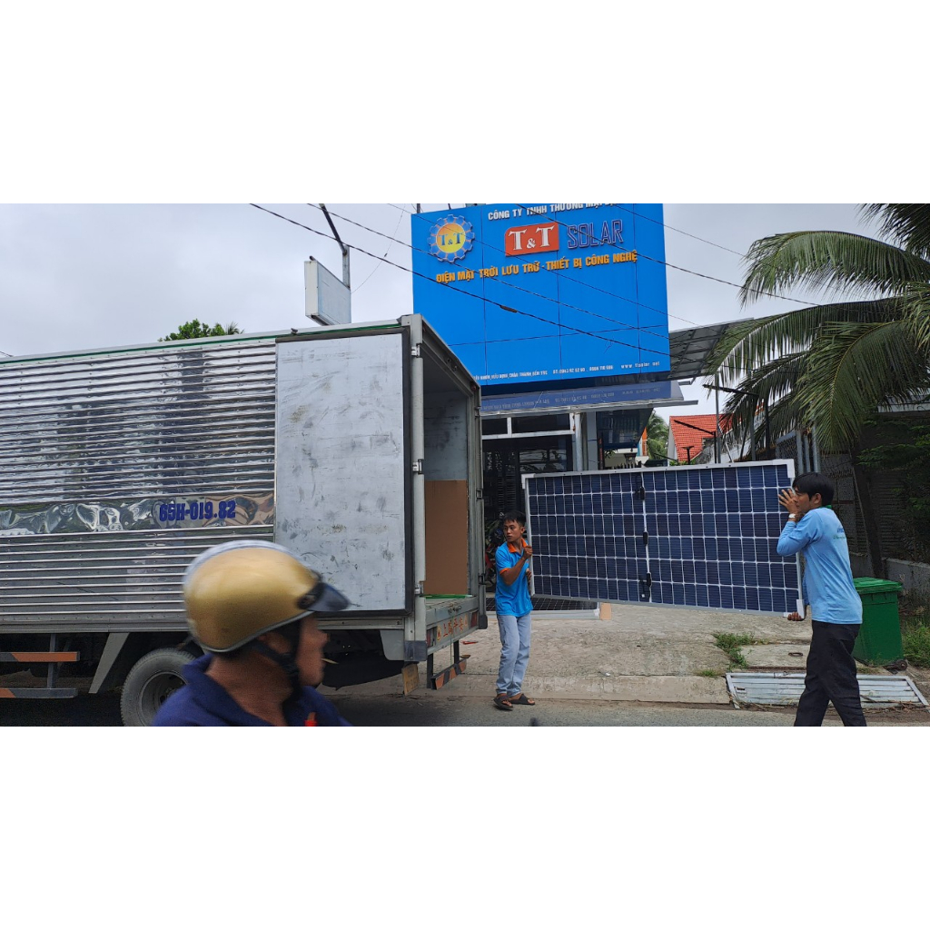 Tấm pin năng lượng mặt trời Longi 450W haflcell 2 mặt kính - hàng mới 100%