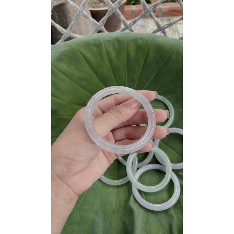 Vòng bản liền phi thuy trắng trong