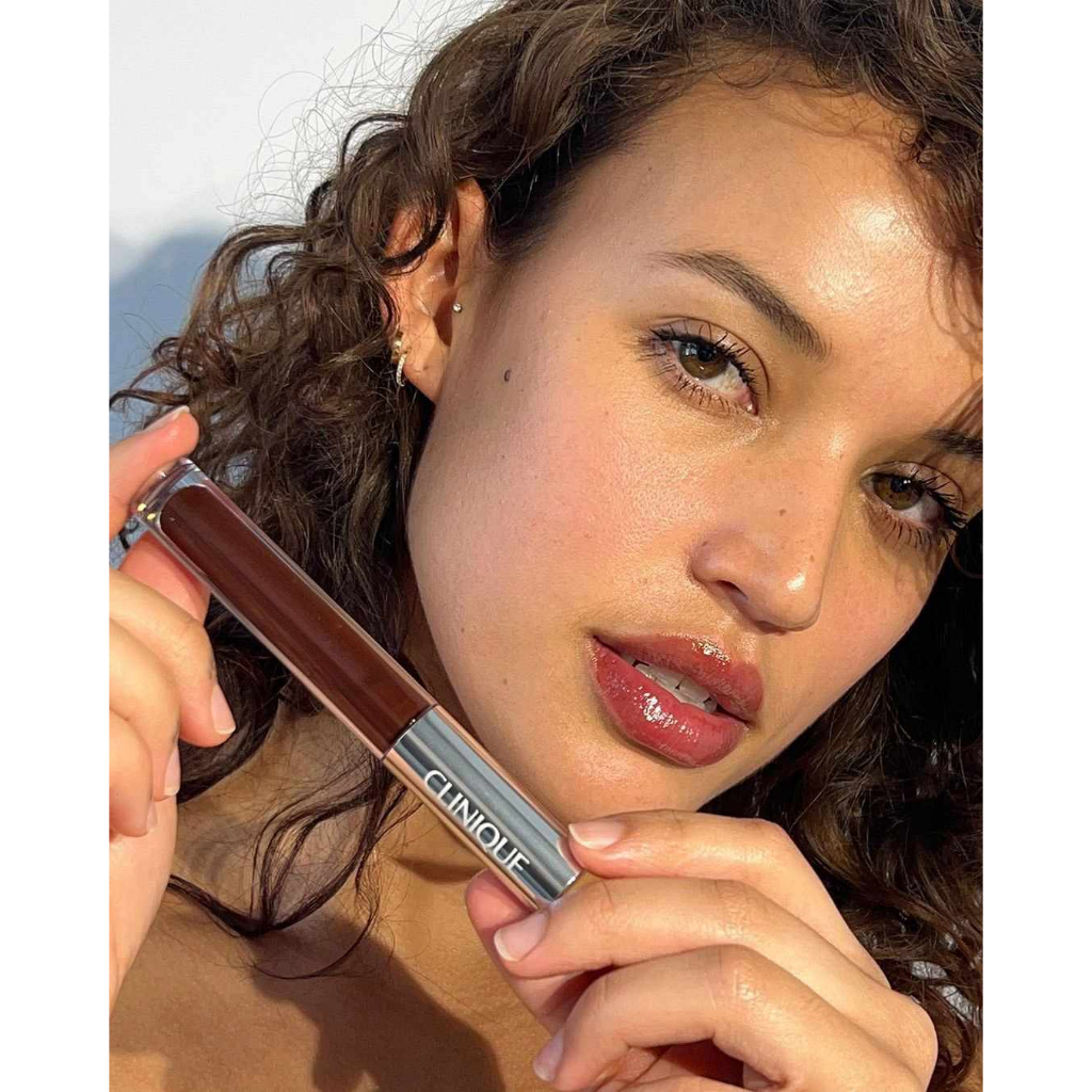 Son bóng Clinique Pop Plush Creamy Lip Gloss màu Black Honey