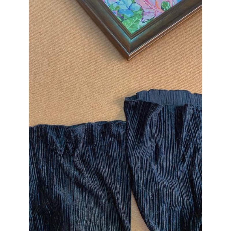 Quần gân tăm dài miên man ống xoè to