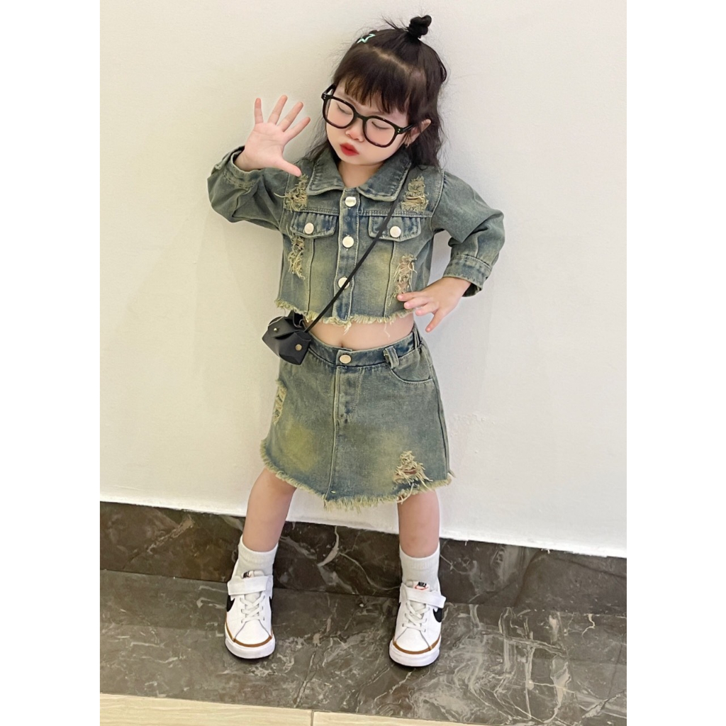 Set bộ váy bò cá tính cho bé gái chất đẹp