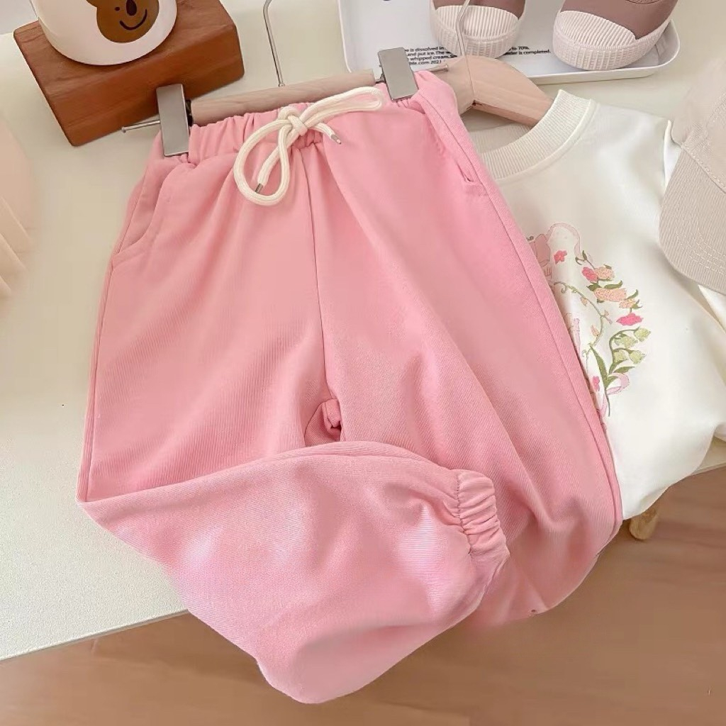 Quần áo thu đông bé gái, set bộ quần áo dài tay chất da cá họa tiết gấu cầm hoa cho bé 8-28kg