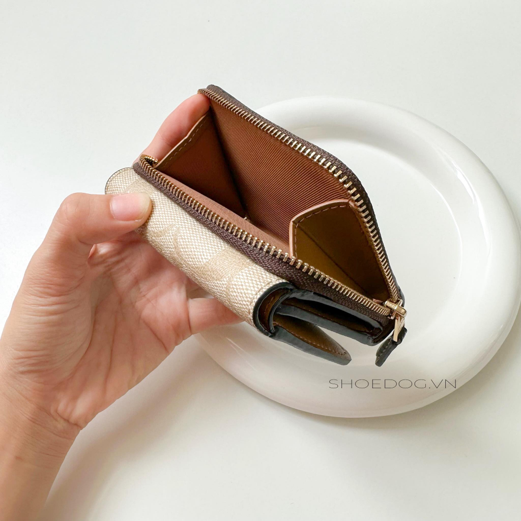 Ví Coach chính hãng gập kéo logo Coach Monogram Mini