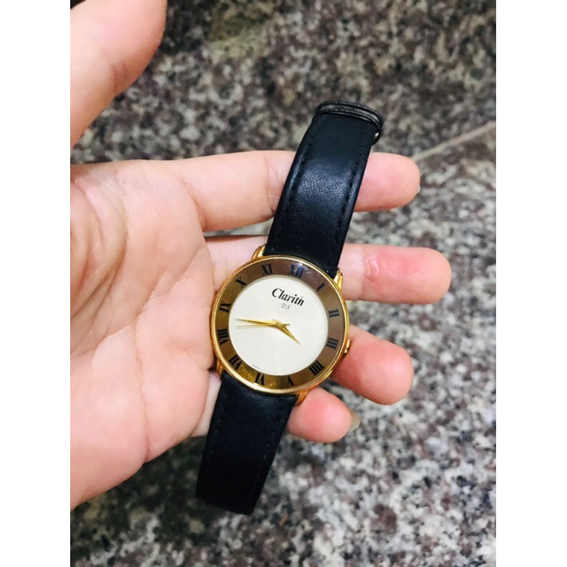 Đồng hồ Clarith Nhật dây da nữ tay to đeo vừa đẹp.