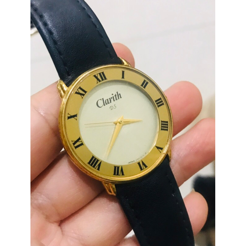 Đồng hồ Clarith Nhật dây da nữ tay to đeo vừa đẹp.