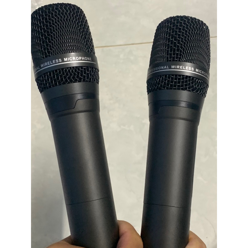 Micro Không Dây Cho Loa Kéo M105 màu xám loại mới- sóng UHF hỗ trợ broad mạch đổi tần số Màn Hình LED