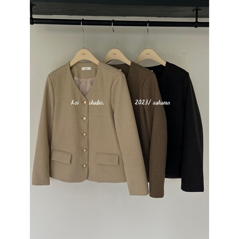AK170-ÁO BLAZER 2 LỚP CỔ V KHUY VÀNG VAI ĐÊM