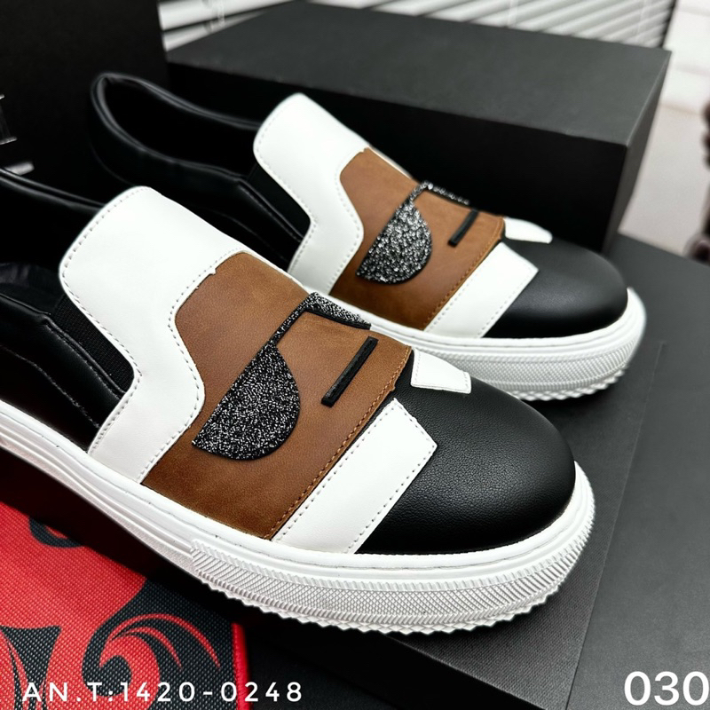 Giày slipon karl - giầy lười ông già đeo kính hình thêu nổi , đế cao su non latex