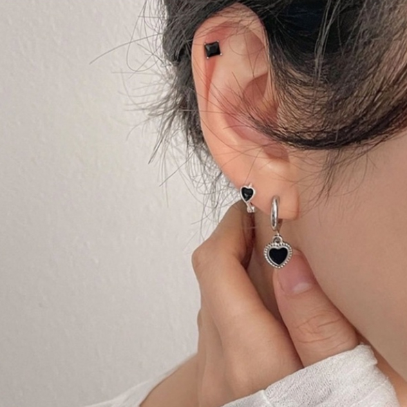 1 chiếc bông tai đá vuông chốt bi cạnh 4mm