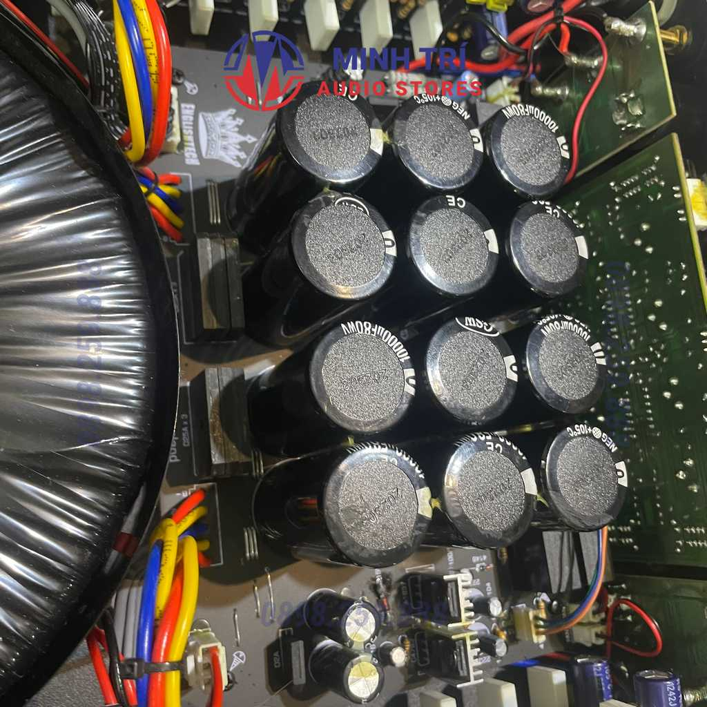 Cục Đẩy 4 Kênh Hàng Bãi Crown 4 X 1200W, 48 Sò, 12 Tụ, Nguồn Xuyến 19Cm, 1 Kênh Kéo Được Sub Kép 40 - Minh Trí Audio