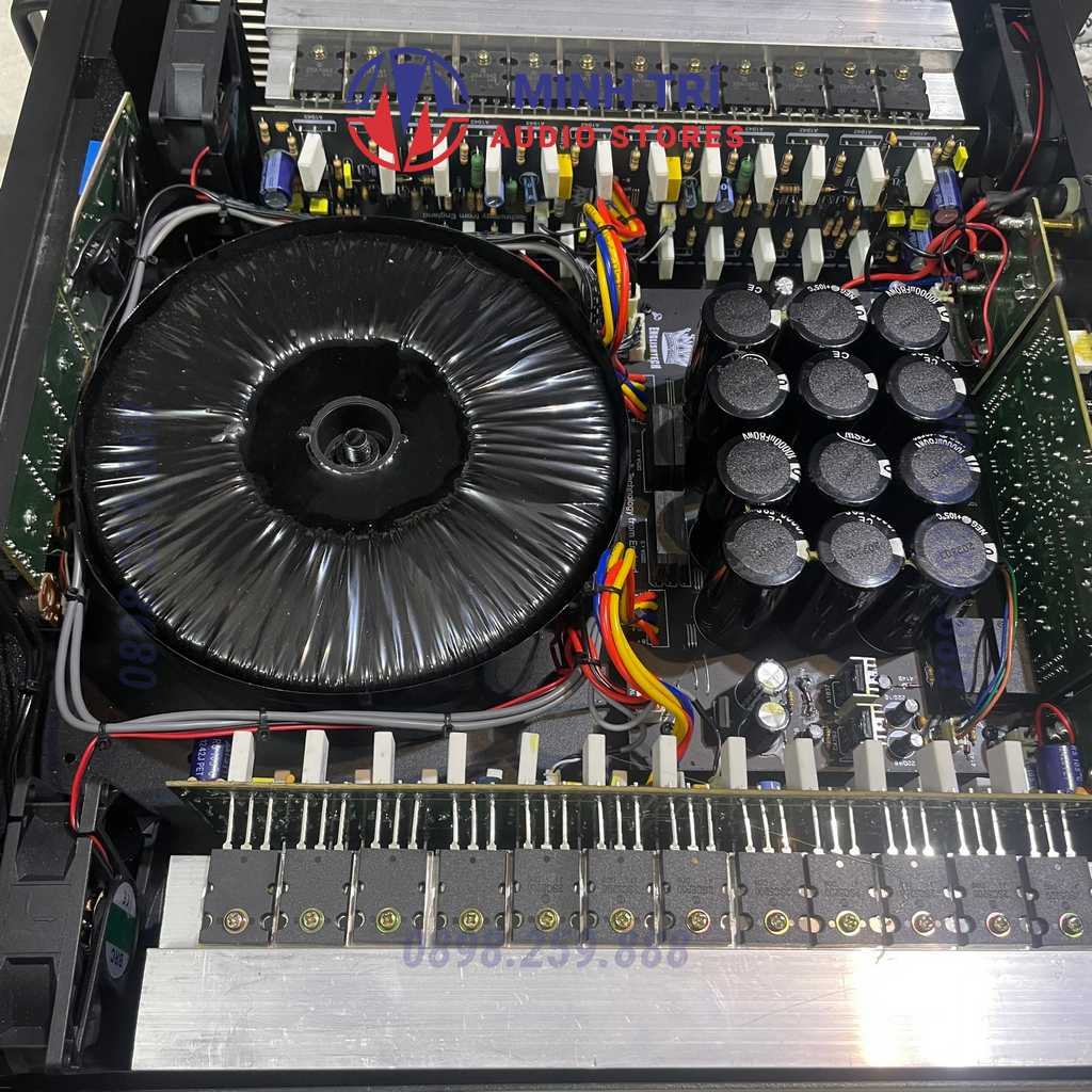 Cục Đẩy 4 Kênh Hàng Bãi Crown 4 X 1200W, 48 Sò, 12 Tụ, Nguồn Xuyến 19Cm, 1 Kênh Kéo Được Sub Kép 40 - Minh Trí Audio