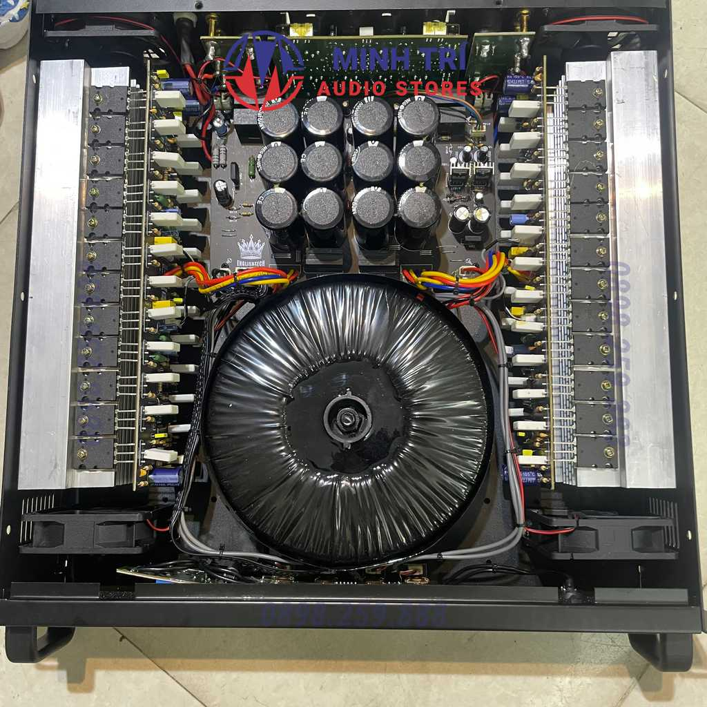 Cục Đẩy 4 Kênh Hàng Bãi Crown 4 X 1200W, 48 Sò, 12 Tụ, Nguồn Xuyến 19Cm, 1 Kênh Kéo Được Sub Kép 40 - Minh Trí Audio