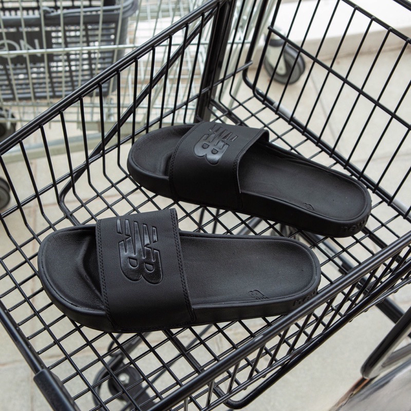 Ko hộp dép New balance full đen