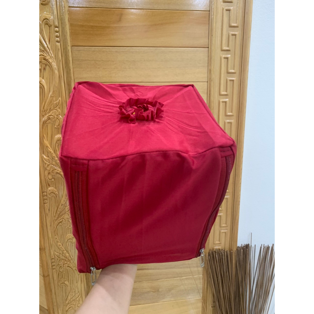 Áo lồng khuyên vuông 2 khoá chất liệu vải đỏ đẹp