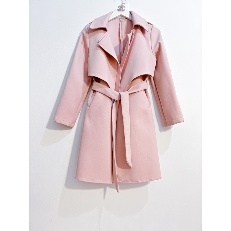 Trench coat dáng lỡ hồng pastel