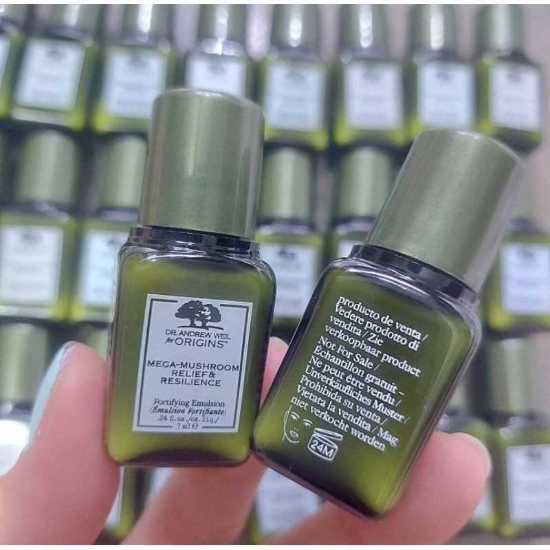 Kem dưỡng dạng sữa Origins Mega-Mushroom Relief & Resilience Fortifying Emulsion