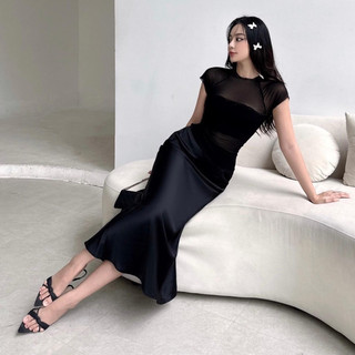 Chân váy lụa dáng đuôi cá dài xoè retro