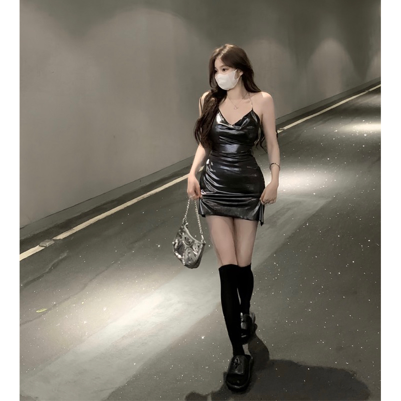 Đầm body da cổ yếm hở lưng Ulzzang