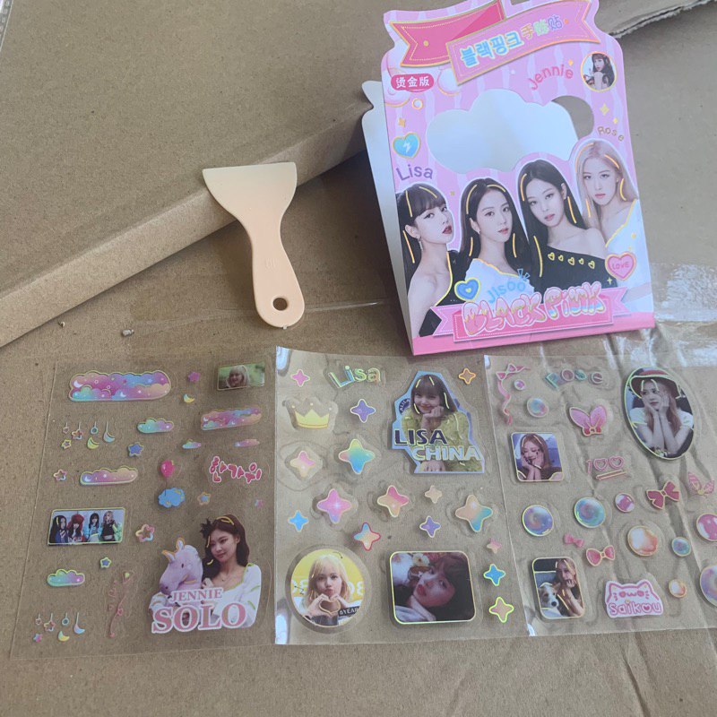 Vỉ sticker Black Pink gồm 20 bộ kèm gạt