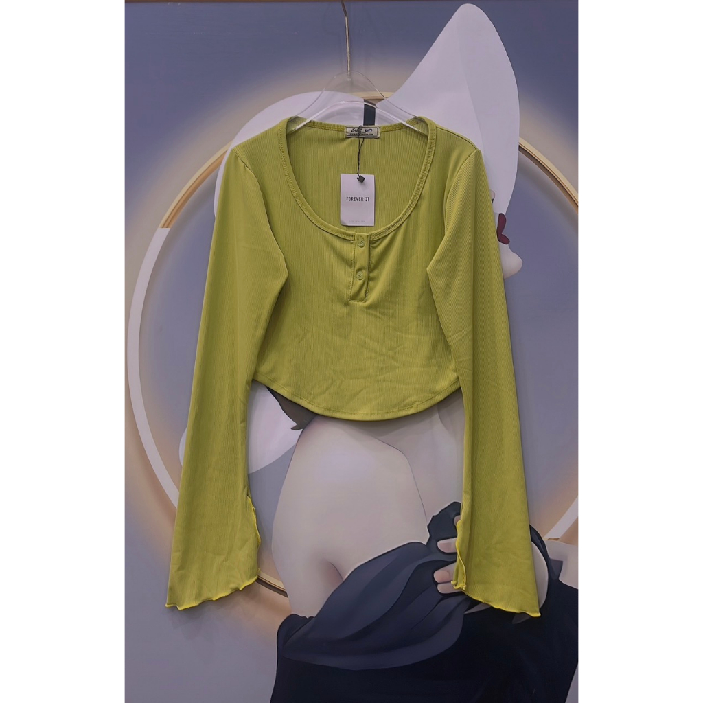 Áo kiểu croptop cổ vuông cài nút tay dài loe vạt bầu cực xinh , chất thun gân mềm mịn