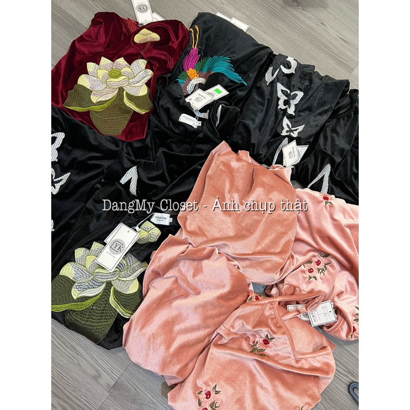 Váy nhung xuông thêu hoa