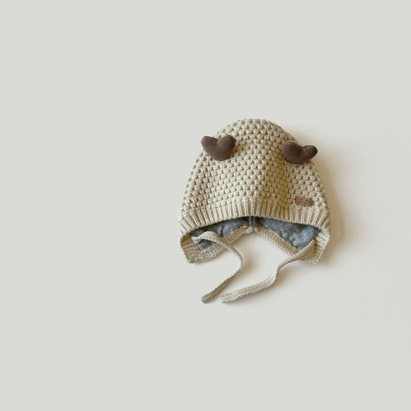 Mũ trùm len móc trái tim cho bé