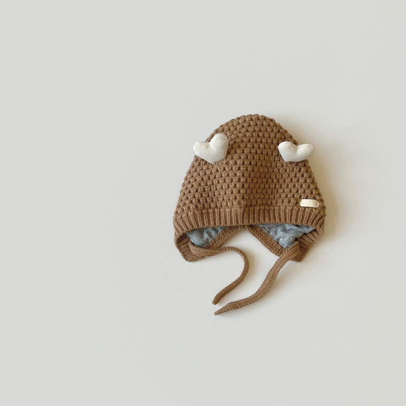 Mũ trùm len móc trái tim cho bé