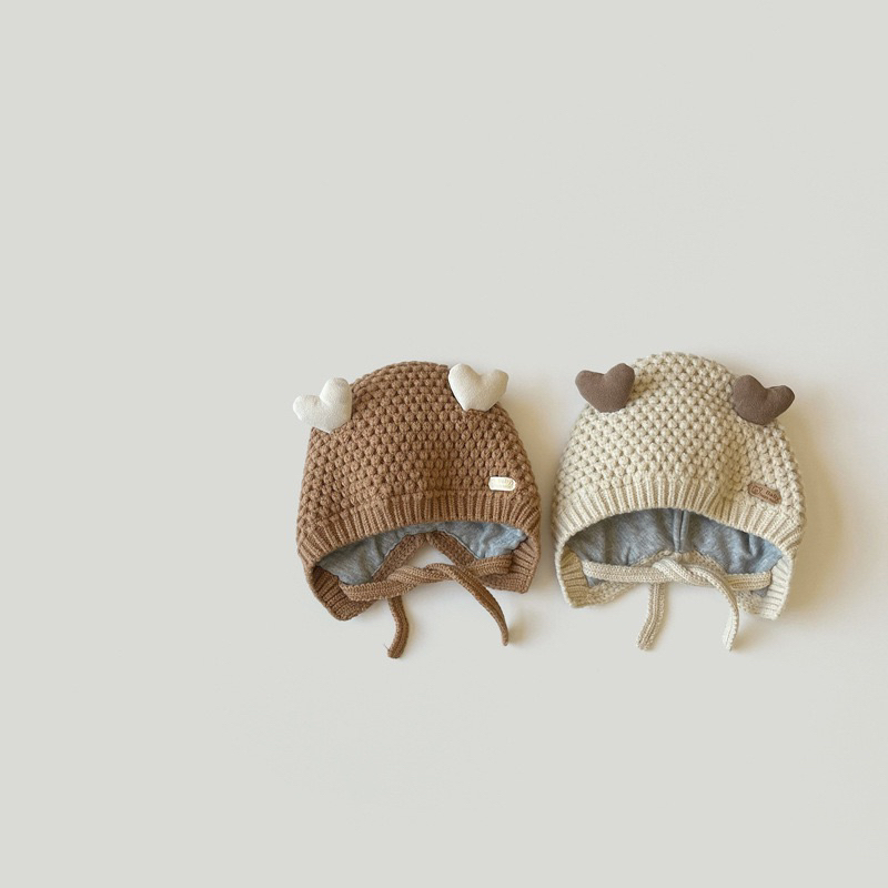 Mũ trùm len móc trái tim cho bé