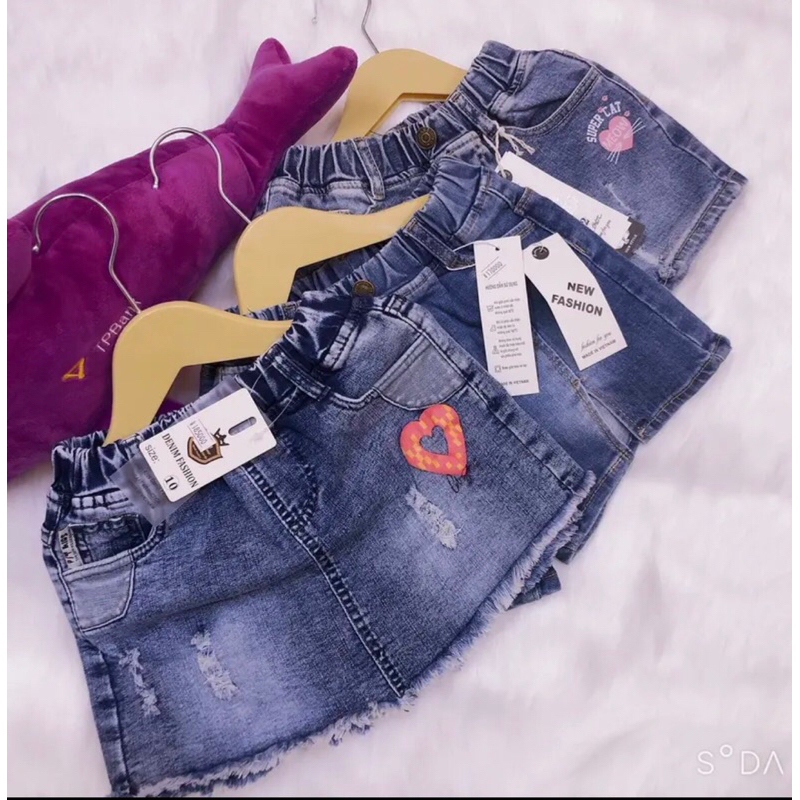 Chân váy jean bé gái , quần Đùi jean giả váy bé gái Có quần lót trong 10-30kg