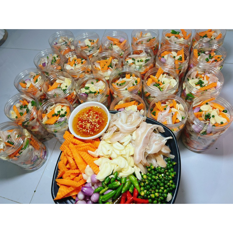 Tai Heo Ngâm Chua Ngọt