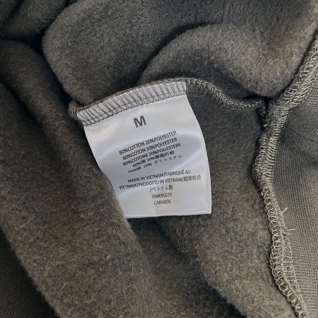 Áo Sweater Essentials 2022 - Chữ in nhung