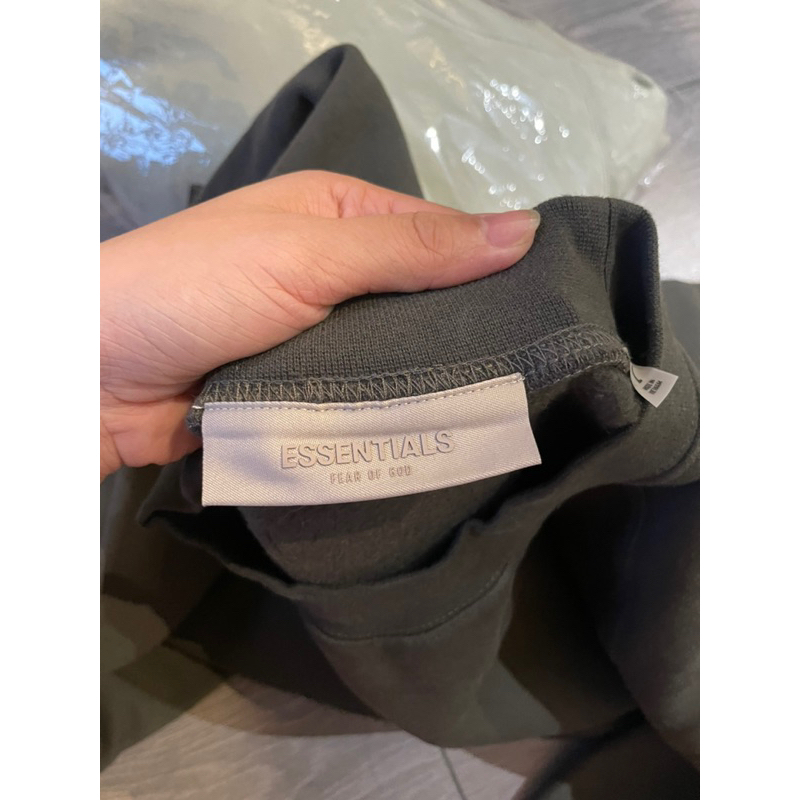 SWEATER NỈ ESSENTIALS OFFBLACK