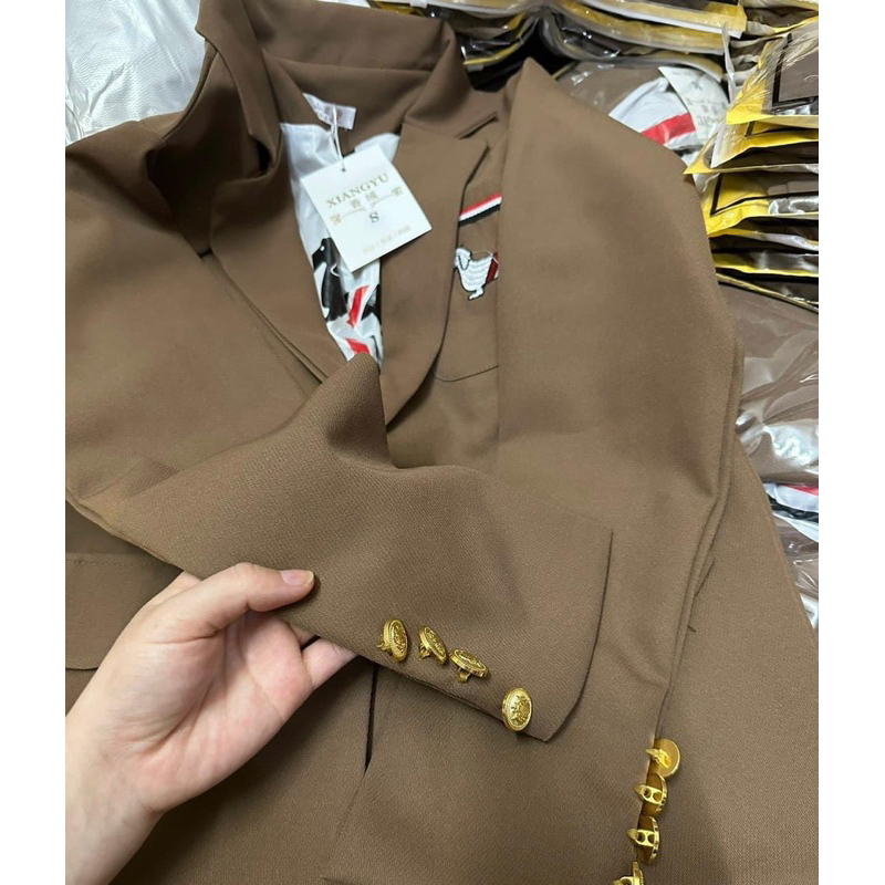 ÁO KHOÁC UMI CÚN TRẮNG