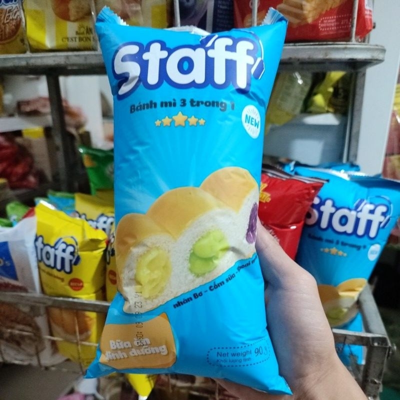 Bánh mì STAFF nhân Bơ-Cốm-Sữa, Chà bông