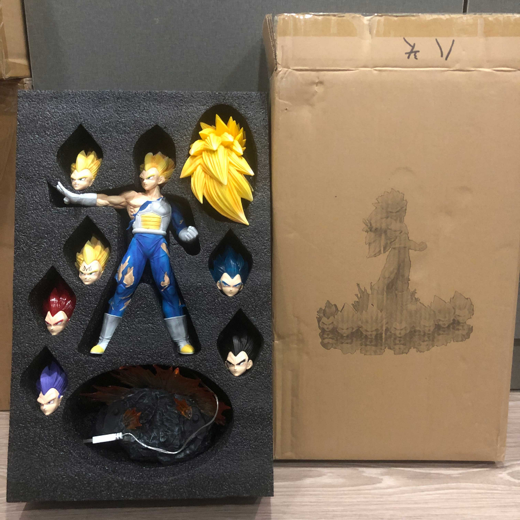 Mô hình Vegeta kèm 8 đầu 29 cm có LED  - Dragon Ball
