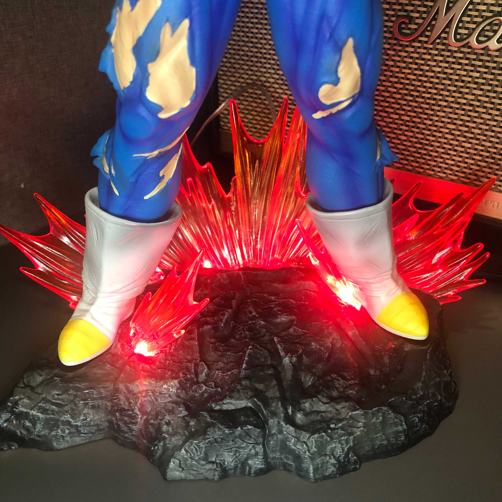 Mô hình Vegeta kèm 8 đầu 29 cm có LED  - Dragon Ball