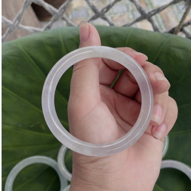 Vòng bản liền phi thuy trắng trong