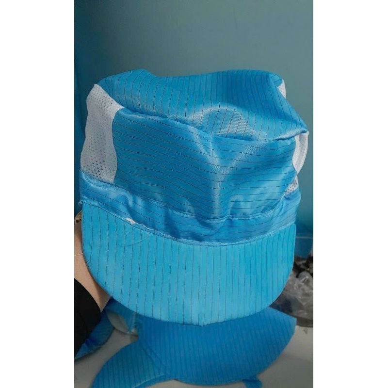 Mũ tĩnh điện có lưới hai bên.