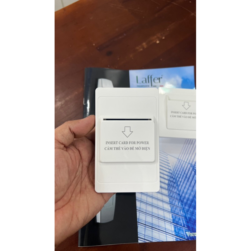 Công tắc thẻ từ tự động cho khách sạn