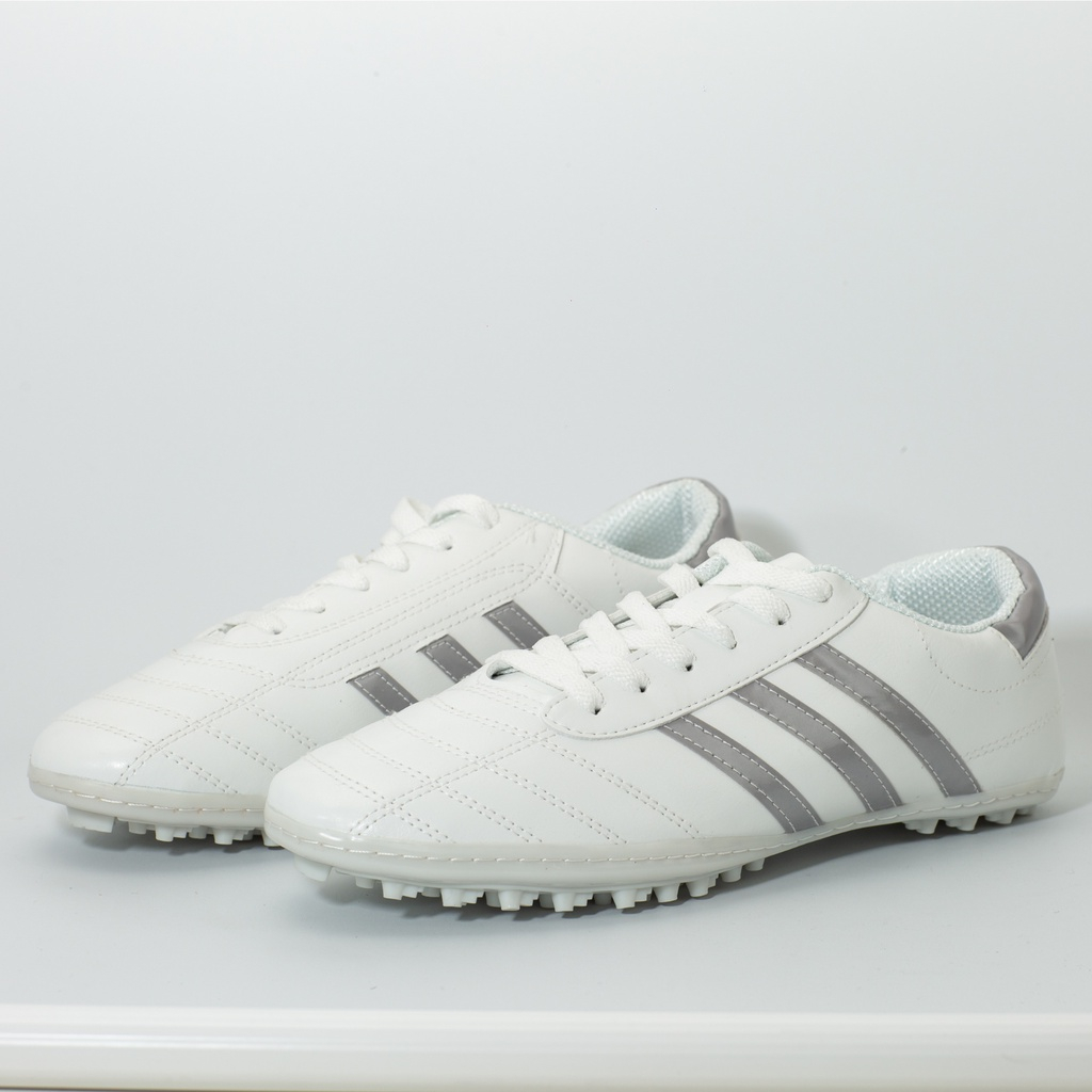 Giày Đá Bóng Wika 3 Sọc Da Nhăn Chính Hãng Đã Khâu Toàn Bộ Đế, siêu mềm. siêu nhẹ