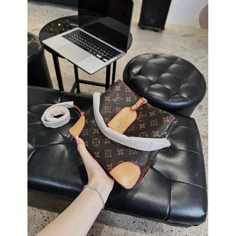 Túi Xách Nữ L V