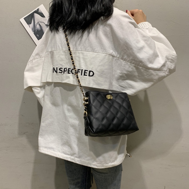 Túi đeo chéo đeo vai nữ đẹp đi chơi phong cách đơn giản dáng xô - Túi Xinh Mint Store MÃ-005