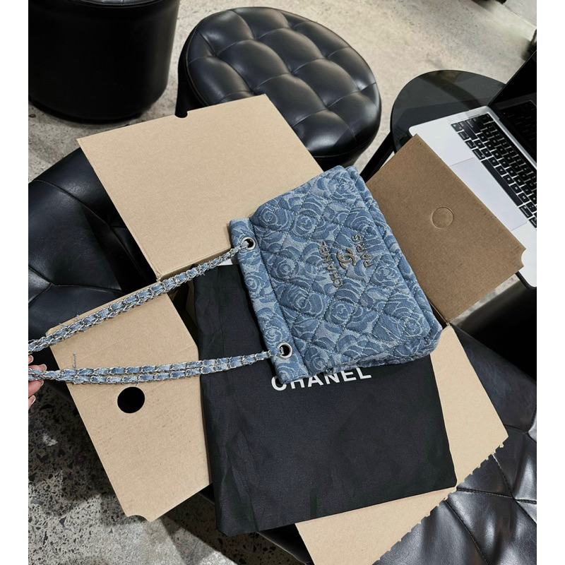 Túi xách nữ đeo vai có logo size 24cm-da mềm